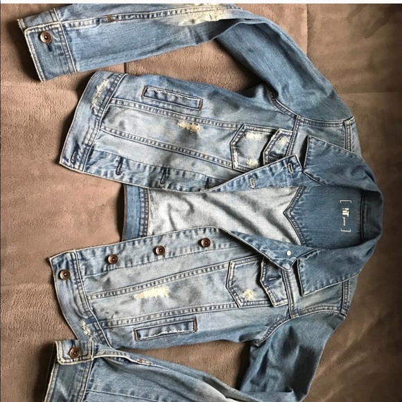 Jean jacket! Size small. Perfect condition - Picture 1 of 2